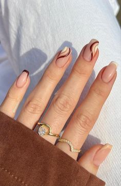 Brown nail designs for Fall nail colors 2022 trends Brown Nails Design, Squoval Nails, French Acrylic Nails, Brown Nails, Stick On Nails, Fall Nail, Minimalist Nails, Manicure E Pedicure, Nail Color