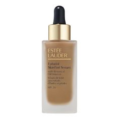 Un fond de teint sérum longue tenue. Unifie. Lisse. Hydrate. Améliore le grain de peau, application après application, pour un teint éclatant.• Donne instantanément un fini lumineux ultra naturel. Résiste à la chaleur et à l'humidité.• Tenue 8 heures : Réduit l'apparence des imperfections, des rides et des pores pour un teint éclatant. Hydrate et nourrit instantanément.• En une semaine seulement, la peau est unifiée et profondément hydratée.Ce nouveau sérum de teint muni d'un SPF 20 protège la Radiance Skin, Texture Skin, Serum Foundation, Soft Clay, Skin Tint, Botanical Oils, Estée Lauder, Christmas Wine, Trending Gifts