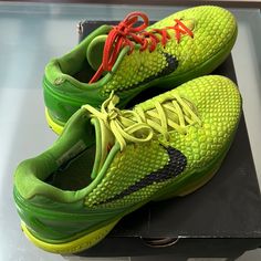 Kobe Vl Protro Nike Grinch Green Apple/Black-Volt Crimson Size 10.5 Slightly Used Green Apple, Grinch, Nike Shoes, Athletic Shoes, Men's Shoes, Size 10, Nike, Green, Color