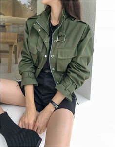 Green Jacket Outfit Aesthetic, Green Jacket Outfits For Women, Military Aesthetic Outfit, Military Green Outfit, Badass Outfits For Women, Military Outfits Women, Military Style Fashion, Military Jacket Women Outfit, Military Jacket Outfit