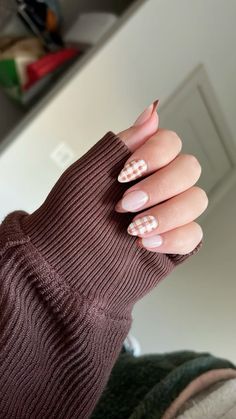 White Fall Nails Autumn, Fall Nails With Bows, Fall White Nails, Fall Bow Nails, Pink Thanksgiving Nails, Plaid Nails Fall, White Fall Nails, Fall Almond Nails, Cute Spring Nails