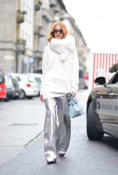 White On White Outfit, Night Out Bag, 2023 Street Style, White Outfit Ideas, Milan Fashion Week Street Style, Top Street Style, Winter Typ, Holy Chic, Street Style 2016