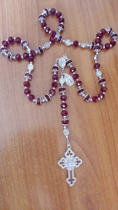 Rosario Católico. Cristales y pewter Protestant Prayer Beads, Holy Rosary, Catholic Jewelry, Rosary Bracelet, Rosary Catholic, Handmade Jewelry Diy