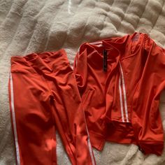 Good Condition Simple Jogger, Jt Marino Brand Clog Girls 3pc. Casual Fitted Playwear Sets, Sporty Long Sleeve Sets For Summer, Sporty Long Sleeve Summer Sets, White Sporty Stretch Sets, White Stretch Sporty Sets, White Stretch Activewear For Play, Red Sports Sets For Spring, White Activewear For Spring Playwear, Sporty Red Sets For Spring