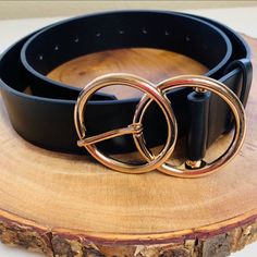 Black Belt Double O Ring Gold Tone 1.5 Inch Belt 39.5 In To The Last Hole. Questions? Leave A Comment Below! Trendy Belts, Vintage Leather Belts, Braided Leather Belt, Beautiful Belts, Designer Belt, Western Belts, Brown Leather Belt, Brown Belt, Belt Accessories