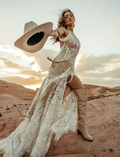 Desert Photoshoot, Bohemian Diesel, Western Wedding Dresses, Wilde Westen, Looks Country