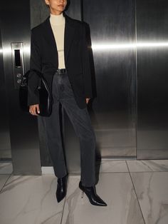 LICHI - Online fashion store :: Mid-rise straight-leg jeans Mode Zara, Look Formal, Online Fashion Store, Mode Inspo, 가을 패션, Online Fashion Stores, Looks Style, Mode Inspiration, Winter Fashion Outfits