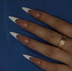 Pointy Almond Nails Long, Pointy Almond Nails French Tip, White French Tip Nails Stiletto, Pointy Nails French Tip, Long Almond Shaped Nails Designs, Long Almond Acrylic Nails French Tip, French Tip Pointy Nails, White French Tip Stiletto Nails, Long Almond Nails Designs Classy