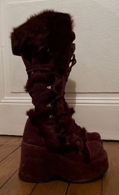 El Dantes Platform, Vintage Winter Shoes, Winter Platform Boots, El Dantes Boots, Platform Winter Boots, Aesthetic Boots, Y2k Boots, Fluffy Boots, Fuzzy Boots