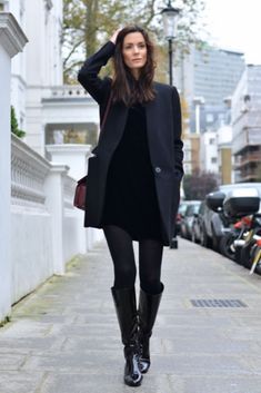 Black Boots Outfit, Woman In Black, Boating Outfit, Black Knee High Boots, Black Boots Tall, Black Knees