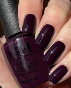 OPI 🖤 to Party.dark purple bold fall nail colors OPI. OPI autumn nail color ideas. Dark Purple Nails, Plum Nails, Dot Nail Designs, Purple Nail Polish, Purple Nail, Dots Nails, Nail Swag, Fall Nail Colors, Beauty Nail