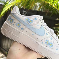 Blue Flowers Custom Air Force 1 Preppy Air Force Ones, Cute Shoes For Girls 10-12, Custom Nike Shoes Air Force, Zapatillas Air, Wallpaper Nike, Air Force 1 Sneakers, Custom Shoes Diy, Preppy Shoes, Pretty Shoes Sneakers