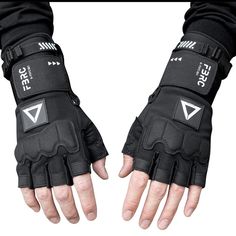 Fabric Of The Universe, Gauntlet Gloves, Gloves Long, Techwear Fashion, Cyberpunk Clothes, Concept Clothing, Cyberpunk Fashion, Tactical Clothing, Unique Hoodies