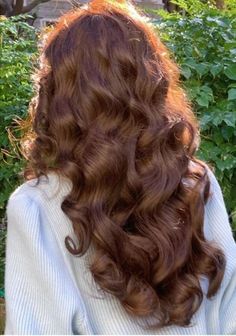 Faceless Hair Aesthetic, Pale Beauty Aesthetic, Period Drama Hair, Brown Strawberry Hair, Warm Tone Hair Color Ideas, Fluffy Curled Hair, Wavy Hair Dyed, Golden Hair Aesthetic, Level 6 Hair Color