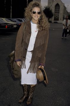 Sarah Jessica Parker's Young Style Moments | Who What Wear Jessica Parker Outfits, Satc Aesthetic, 90s Celebs, Satc Outfits, Sarah Jessica Parker Style, Fashion 60s, Carrie Bradshaw Outfits, Parker Outfit