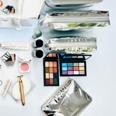 Upgrade your makeup bag. Made with high performance materials to keep your beauty products organized & protected. Water-resistant, insulated & chic. Hair Care Essentials, Makeup Help, Celebrity Makeup Artist, Top Design Fashion, Beauty Case, Celebrity Makeup, Beauty Wellness, Everyday Makeup, Toiletry Bags