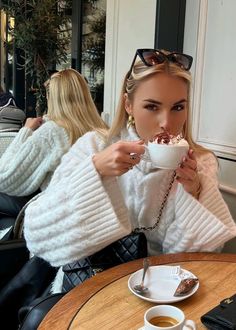 Casual Brunch Outfit, Casual Christmas Party Outfit, Fashion Trend Inspiration, Winter Coat Outfits, Winter Fashion Outfits Casual, Outfits Winter, Date Outfits, Casual Winter Outfits