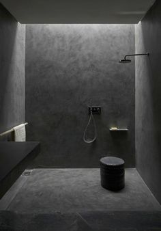 an image of a bathroom that is featured in the magazine's website design and layout