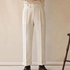 Faites l'expérience d'un style élégant et du confort avec notre pantalon Paris taille haute. Sa coupe flatteuse met en valeur vos courbes et s'accorde avec toutes vos tenues. Rehaussez votre garde-robe avec ce pantalon sophistiqué, parfait pour toutes les occasions. Timeless Semi-formal Wide Leg Bottoms, White Straight Leg Bottoms With Pressed Crease, Chic Cotton Work Trousers, Elegant Semi-formal Work Pants With Tapered Leg, Elegant Tapered Leg Work Pants For Semi-formal Occasions, Elegant Semi-formal Tapered Leg Work Pants, Classic Tapered Bottoms For Summer, Elegant Tailored Ankle-length Work Pants, Business Casual Tapered Straight Pants