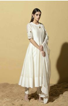 Cotton Silk Anarkali Dress, White Cotton Anarkali Suits, White Long Dress Indian Style, White Cotton Anarkali, White Anarkali Dress, Ivory Anarkali, Style Outfits Summer, Summer Vibes Aesthetic, Aesthetic Summer Outfits