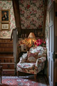 Vintage English Cottage Interiors, Bloxburg Reference, English Cottage Interiors, Cottage Interior Design, Cottage Room, English Cottages, English Decor, Cottage Inspiration, Charming Home