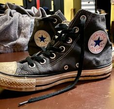 Indie Boy, Black High Top Converse, High Top Converse, All Stars Converse, Black High Tops, Rock T Shirts, Leather Trainers, Shoe Art, Edgy Outfits