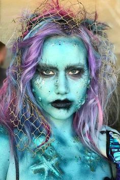 Spooky Dooky, Easy Halloween Hairstyles, Dark Siren, Mermaid Makeup Halloween, Evil Mermaids, Siren Costume, Body Painting Festival, Fantasy Make-up, Mermaid Halloween Costumes