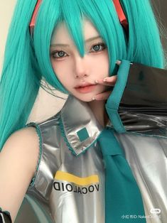 Vocaloid Cosplay, Cute Mini Backpacks, Miku Cosplay, Mini Backpacks, Cool Halloween Costumes, Cute Simple Outfits, Splatoon, Hatsune Miku, Maquillaje De Ojos