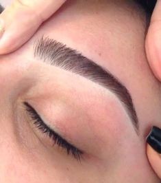 Eyebrow Growth Oil, Eyebrows Done, Eyebrows Goals, Eyebrow Trends, Permanente Make-up, Eyebrow Growth, Eyebrows On Fleek, Natural Eyebrows, Best Eyebrow Products