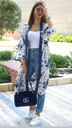 Elegantes Outfit Damen, Kimono Outfits, Chique Outfit, Kimono Outfit, Fashion Attire, Spring Outfits Casual, Mode Inspiration, Kimono Fashion