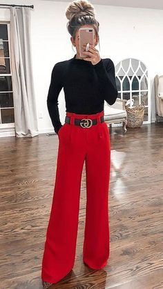 Outfit Pantalon Rojo, Mode Casual, Red Pants, Casual Work Outfits, Looks Chic, Work Outfits Women, Professional Outfits, Business Casual Outfits, Mode Inspiration