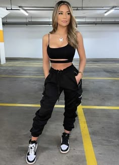 Club Outfits Streetwear, Party Bus Outfit Ideas, Bunnie Xo Outfits, Ludacris Concert Outfit, Don Omar Concert Outfit, Hip Hop Concert Outfit Ideas Summer, Reggaeton Concert Outfit Women, Reggaeton Concert Outfit Ideas, Rnb Festival Outfit