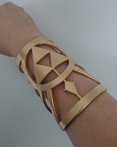 Zeldacore Outfits, Nerdy House Ideas, Zelda Clothes, Legend Of Zelda Wedding, Zelda Wedding, Arm Cuffs