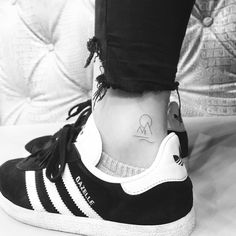 114 Tiny Tattoo Ideas That Are Perfectly Minimalist Simplicity Tattoos, Small Mountain Tattoo, Tiny Tattoo Ideas, Mother Nature Tattoos, Fairy Tattoo Designs, 4 Tattoo