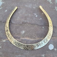 Celtic Torc Necklace, Brass Torc Necklace, Tribal Collar Necklace, Medieval Necklace, Boho Jewelry, Ethnic Necklace, Pagan Jewelry Material - Pure Brass ( Nickle Free ) Size - 16 inch Long ( Approx ) Visit Our Shop https://yesindiatreasures.etsy.com USA UK FREE DELIVERY SHIPPING SERVICE - UPSC Thankyou Mayur Brass Choker, Medieval Necklace, Pagan Jewelry, Ethnic Necklaces, Necklace Boho, Choker Necklaces, Boho Chic Fashion, Collar Necklace, Boho Hippie