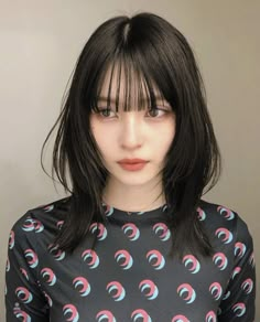 Anime Haircut Women, Anime Haircuts Women, Japanese Hair Color, Hair Styles For Medium Hair, Anime Haircut, Hair Color Streaks, Hair With Bangs, Japanese Hairstyle