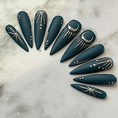 Welcome to LD Nails! 🖤 One set of 10 REUSABLE Press On Nails 🖤 🖤 Made to order in your shape & size 🖤 Silver and teal version of my original Celestial Tarot witchy press on nails. * HIGHLY recommend this set with a matte topcoat! it just doesn’t have the same POP with a glossy topcoat! Purchase INCLUDES an application kit! It consists of: 🖤 detailed application & removal instructions 🖤 a sealed and sanitary mani kit (100/180 file, buffer block, cuticle pusher) 🖤 2 alcohol pads 🖤 nail tab Nails Witchy, Boho Nails, Teal Nails, Witchy Nails, Gothic Nails, Goth Nails, Toe Nail Designs, Nail Art Inspiration, Fancy Nails