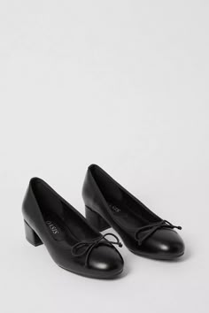 Heels | Veronica Low Heeled Ballerina Pumps | Oasis Ballet Flat Heels, Low Heels Aesthetic, Sixth Form Shoes, Mini Heels, Low Heels Outfit, Ballerina Heels, Fashion Shoes Sneakers, Ballerina Pumps