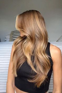 25 Stunning Dirty Blonde Hair Ideas For 2024 | Lookosm Blonde Hair With Blonde Balayage, Dirty Blonde Hair Ideas, Soft Healthy Hair, Gold Jewellery Necklace, Natural Blonde Balayage, Timeless Hair, Subtle Blonde Highlights, Blonde Hair Ideas