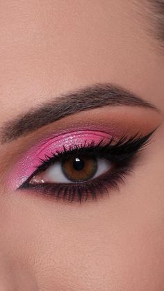 Pink Black Smokey Eye, Cute Party Makeup, Pink Makeup For Brown Eyes, Brown And Pink Makeup, Pink And Black Eyeshadow Looks, Pink And Black Makeup Looks, Pink Eye Shadow Makeup, Pink And Black Eye Makeup, Black And Pink Makeup