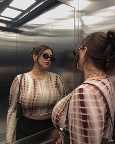 Elevator Aesthetic, Plus Size Posing, Pic Aesthetic, Plus Zise, Aesthetic Street, Plus Size Baddie Outfits, Boutique Owner, Perfect Prom Dress, Curvy Model