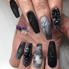 Gothic Nail Designs, Ongles Gel Violet, Black Halloween Nails, Skull Nails, Spooky Nails, Gothic Nails, Goth Nails, Nail Art Gel