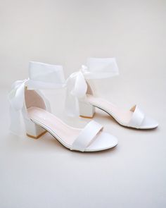 Fall Wedding Shoes, Bridesmaids Shoes, White Block Heels, Women's Slip Ons, Short Heels, Girls Heels, Bridesmaid Shoes, Bow Heels, Wedding Heels