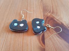 Different kinds of jewelry decorated with a hand painted clay Cookie Cat from the show Steven Universe. Cookie Cat, Painted Clay, Things To Create, Cat Charm, Cat Jewelry, Wedding Jewelry Earrings, Super Glue, Cat Earrings, Christmas Wrapping Paper