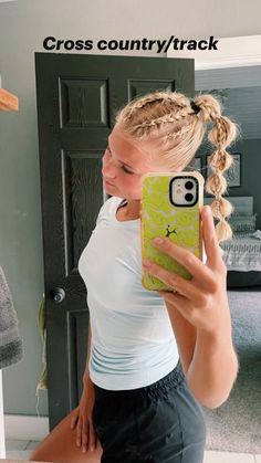 Beach Hair Color, Simple Volleyball Hairstyles, Cute Volleyball Hairstyles, Beach Blonde Hair, Cute Sporty Hairstyles, Easy Beach Hairstyles, Running Hairstyles, Soccer Hairstyles, Volleyball Hair