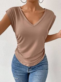 SHEIN Unity Solid Ruched Side V Neck Tee | SHEIN USA Trans Outfit, White Fashion Casual, Work Looks, Women T Shirts, Knitwear Women, Short Sleeve Top, V Neck Tee, Cute Shirts, Fashion Online Shop