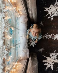 This Mom Turns Her Family Photos Into Real Works Of Art Christmas Photoshoot Kids, Christmas Family Photoshoot, Baby Christmas Photos, Christmas Shoot, Christmas Mini Sessions, Love Winter, Christmas Family Photos, Christmas Inspo, Christmas Photography