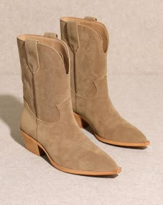 Nelly Taupe Boots Wholesale Item, Single purchase will have you order 1unit/12 Pairs of "NELLY" to your shopping cart. 1 Unit include sizes: US 6(1 Pair), US 6.5(1 Pair), US 7(1 Pair), US 7.5(2 Pairs), US 8(2 Pairs), US 8.5(2 Pairs), US 9(2 Pairs), US 10(1 Pair),Total numbers of 12 Pairs. Olive Green Boots, Botas Cowboy, Taupe Boots, Desert Fashion, Green Boots, Wardrobe Outfits, Classy Chic, Indie Fashion, Hippie Chic