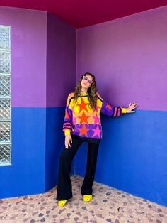 Colorful Sweater Outfit, Colorful Fall Outfits, Layer Clothes, My Muse, Skandinavian Fashion, Rainbow Outfit, Rainbow Fashion, Early Fall Outfit