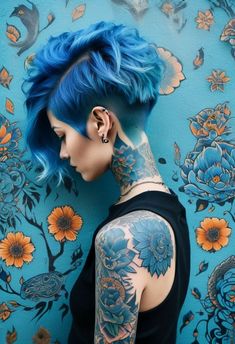 Shaved Sides Women Hair, Short Colorful Hair Ideas, Short Punk Hair Women, Asymmetrical Bob Short Edgy, Mohawk Women, Mohawk Hairstyles For Women, Short Punk Hair